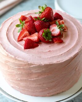 Vegan-Strawberry-Cake